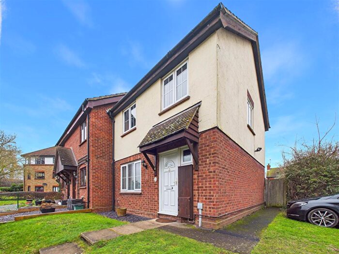 3 Bedroom End Terrace House For Sale In Pollards Green, Chelmsford, CM2