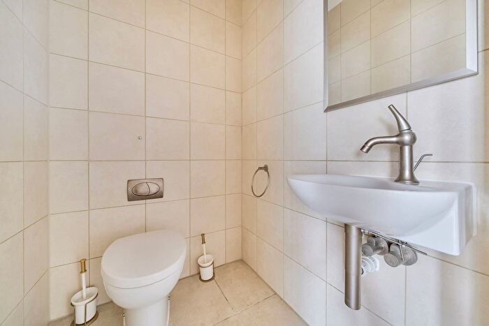 2 Bedroom Flat For Sale In Ebenezer Street, Old Street, London, N1
