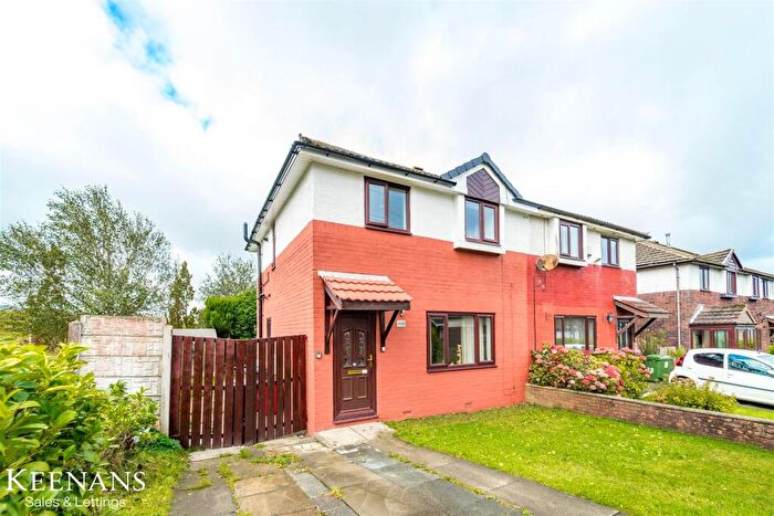 3 Bedroom Semi-Detached House For Sale In Hillside, Burnley, BB11