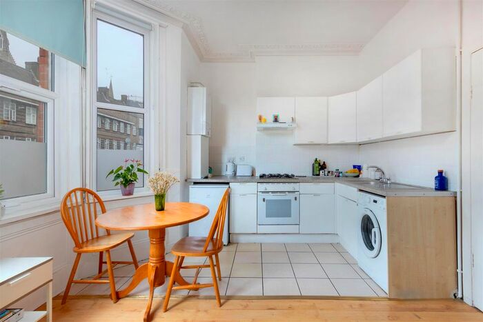 1 Bedroom Flat To Rent In Streatham High Road, London, SW16