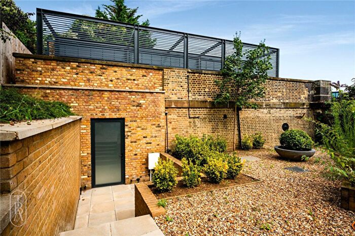 3 Bedroom Detached House To Rent In Cadogan Terrace, London, E9