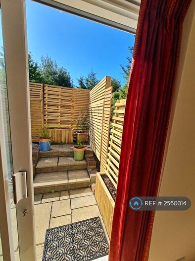 1 Bedroom Flat To Rent In Talbot Avenue, High Wycombe, HP13