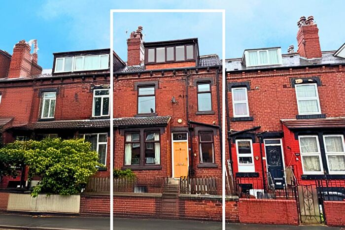 2 Bedroom Terraced House For Sale In Cross Flatts Grove, Leeds, LS11