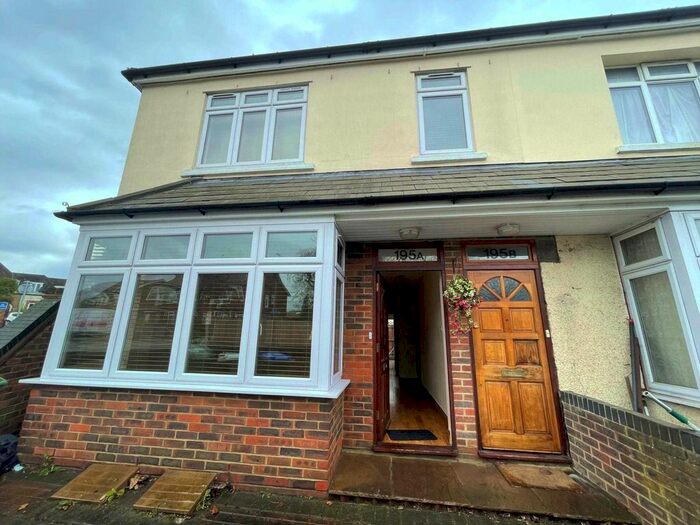 1 Bedroom Flat To Rent In Park Crescent, Erith, DA8