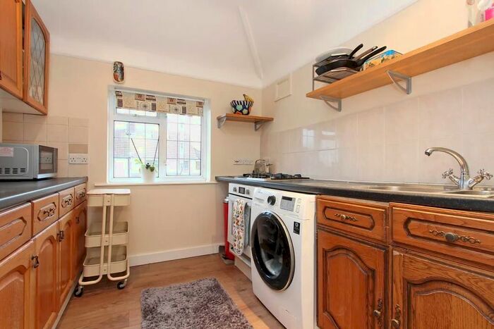 2 Bedroom Maisonette To Rent In Wedmore Road, Greenford, UB6