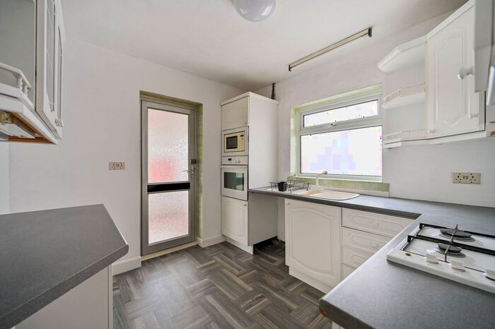 3 Bedroom Bungalow To Rent In Twickenham, Whitton, Twickenham, TW2