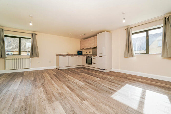 2 Bedroom Flat To Rent In London Road, Tetbury, Gloucestershire, GL8