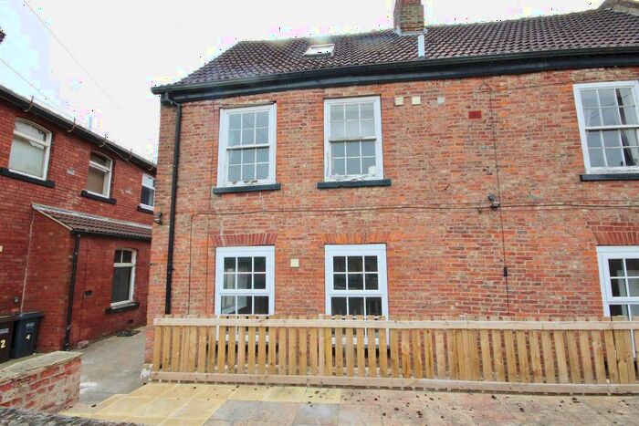 1 Bedroom Flat To Rent In Station Houses, Ousegate, Selby, YO8