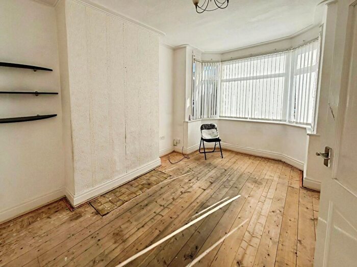 3 Bedroom End Of Terrace House For Sale In Lulworth Avenue, Blackpool, Lancashire, FY3