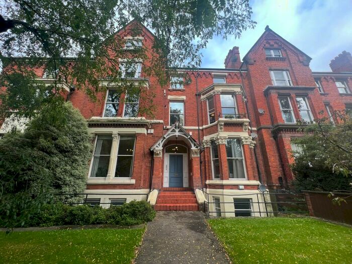 2 Bedroom Flat To Rent In Princes Gate East, Princes Park, Liverpool, L8
