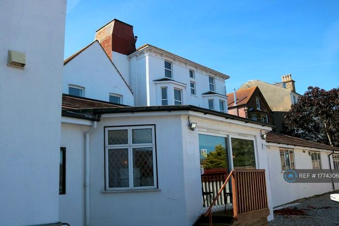 4 Bedroom Flat To Rent In Lennard Road, Folkestone, CT20