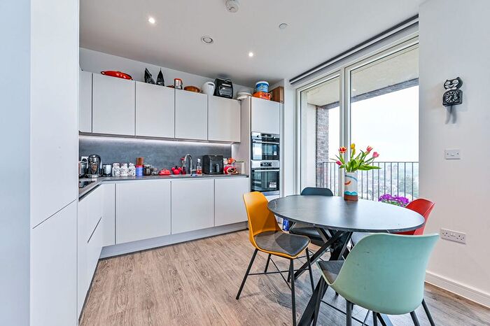 1 Bedroom Flat For Sale In Clapton Common, Upper Clapton, London, E5