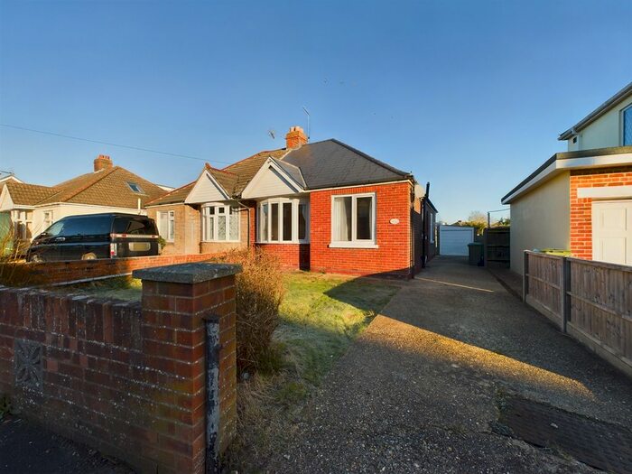 3 Bedroom Bungalow To Rent In Highfield Avenue, Fareham, PO14