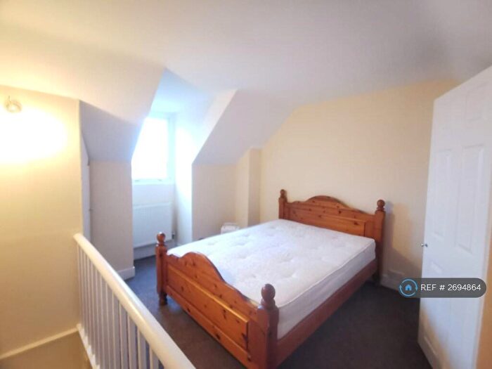 1 Bedroom Flat To Rent In Hart Street, Reading, RG1