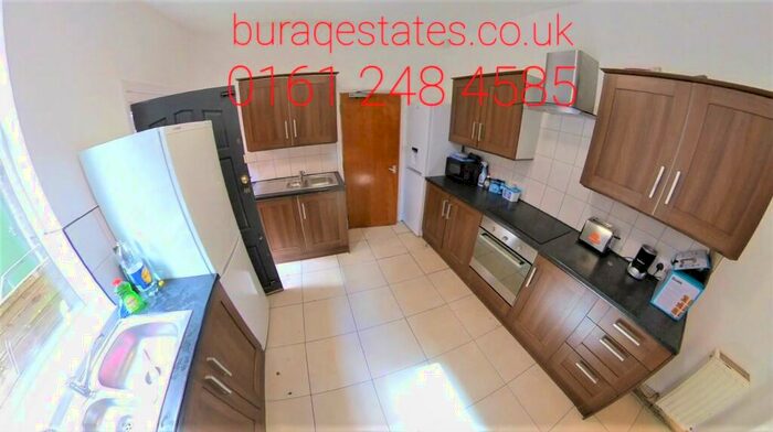 9 Bedroom Town House To Rent In Ladybarn Lane, Bed, Manchester, M14