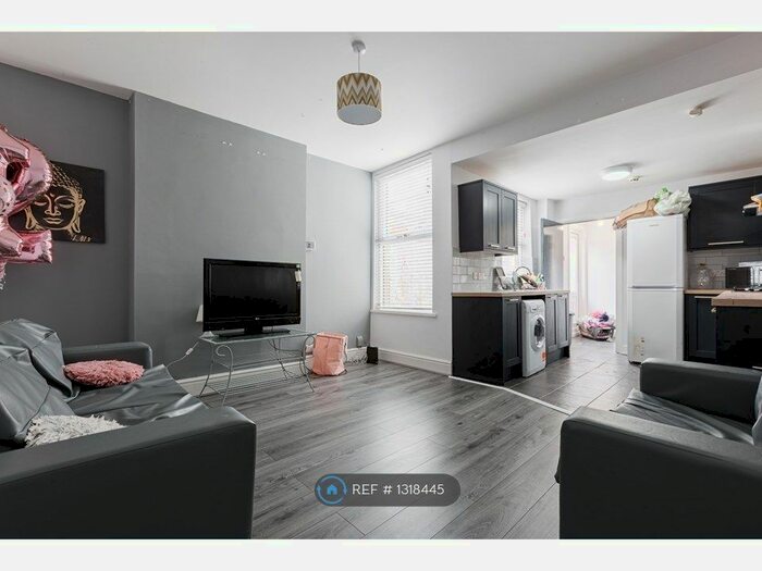 6 Bedroom Terraced House To Rent In Saxony Road, Liverpool L7