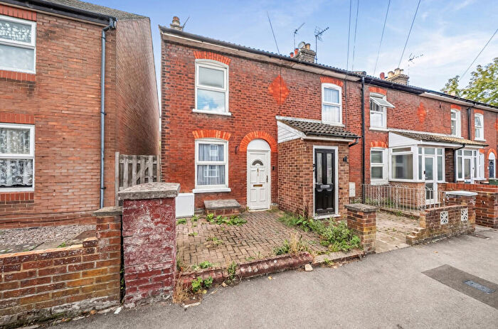 2 Bedroom Terraced House For Sale In Victoria Street, Dunstable, LU6