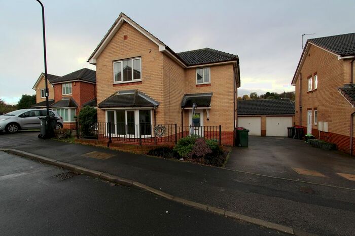 4 Bedroom Detached House To Rent In Oxley Court, Rotherham, S60