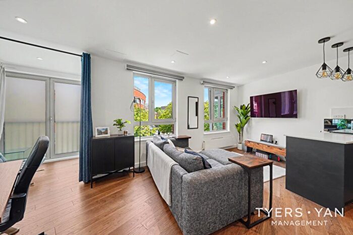 1 Bedroom Flat For Sale In Buckler Court, Eden Grove, London, N7