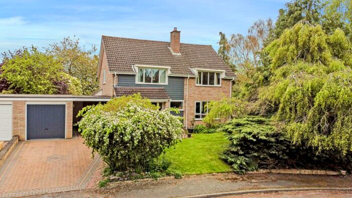 4 Bedroom Link Detached House For Sale In Friends Close, Yelling, St. Neots, PE19