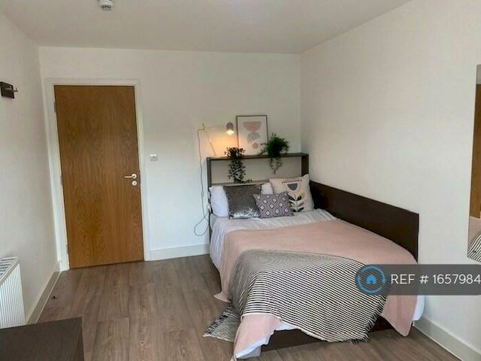 2 Bedroom Flat To Rent In Neuadd Y Castell, Bangor, LL57