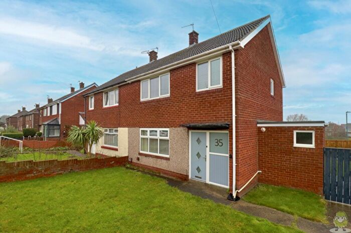 3 Bedroom Semi-Detached House For Sale In Tracey Avenue, West Boldon, East Boldon, NE36