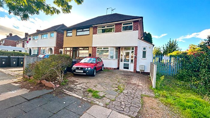 3 Bedroom Semi Detached House For Sale In Southgate Road, Birmingham, West Midlands, B44