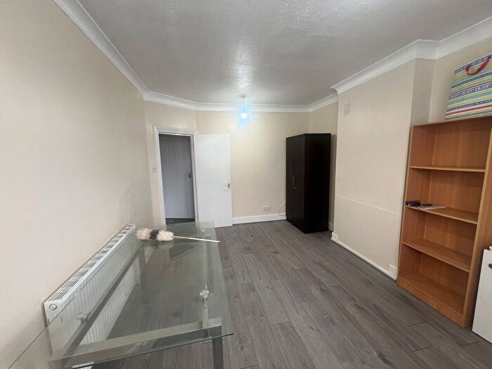 2 Bedroom Terraced House To Rent In Seven Kings, Ilford, IG3