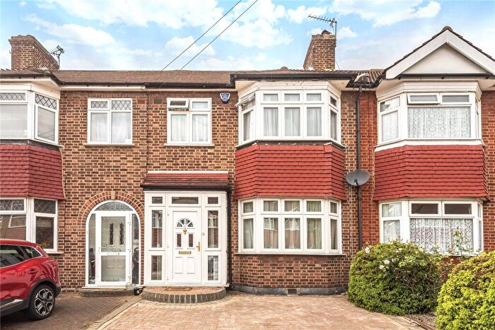 3 Bedroom Terraced House For Sale In Countisbury Avenue, Enfield, EN1
