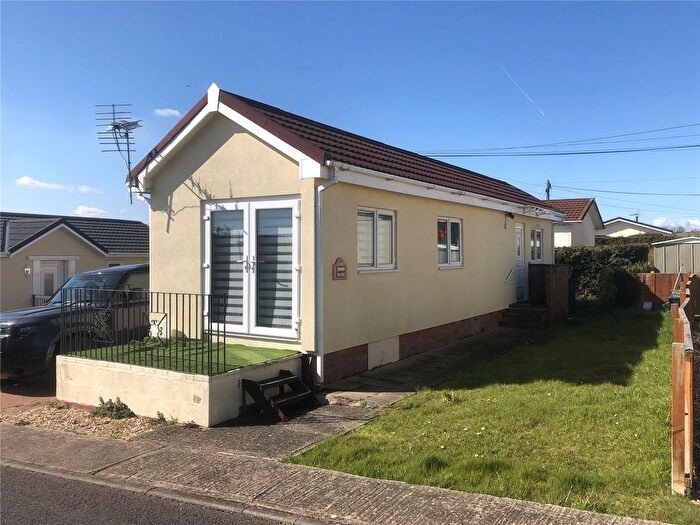 2 Bedroom Property For Sale In East Avenue, Chelmsford, Essex, CM3