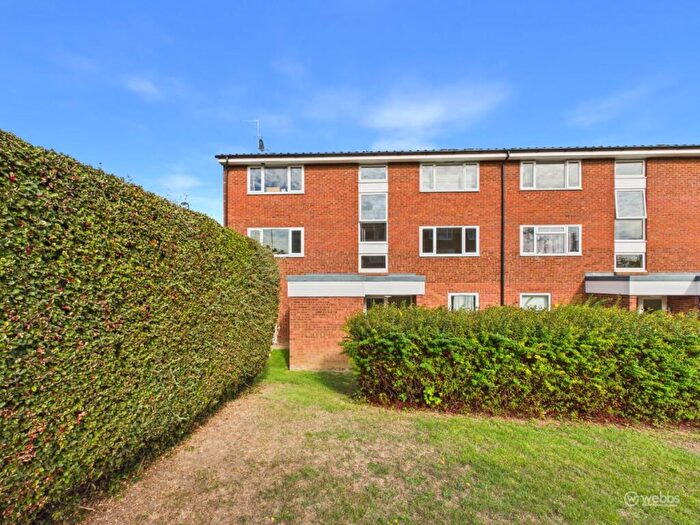 1 Bedroom Flat For Sale In Bellfield, Forestdale, Croydon, CR0