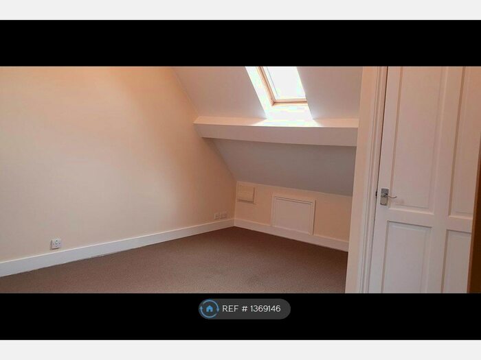 Studio To Rent In Western Road, Tring, HP23