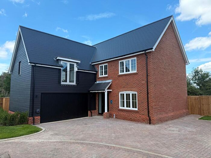 4 Bedroom Detached House For Sale In Bow Brickhill, Milton Keynes, MK17
