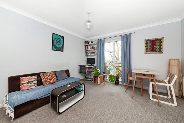 1 Bedroom Apartment For Sale In Overhill Road, East Dulwich, London, SE22