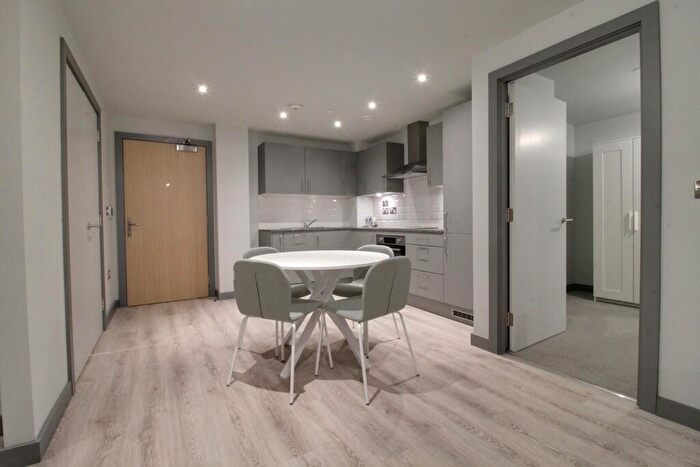 2 Bedroom Apartment To Rent In Jq Rise, Goodman Street, Birmingham City Centre, B1