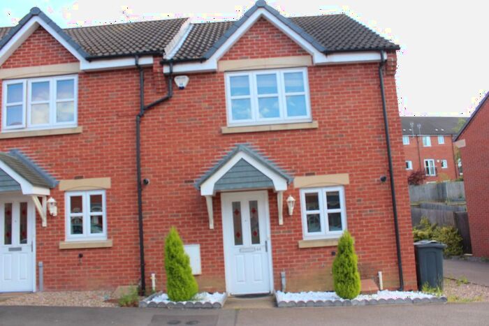 2 Bedroom Town House To Rent In Carty Road, Hamilton, Leicester, LE5