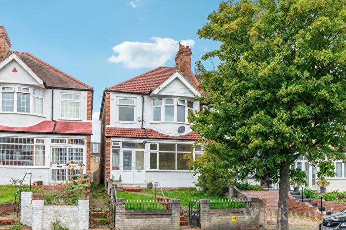 3 Bedroom House To Rent In Cranston Road, London, SE23