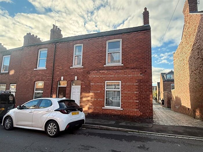 3 Bedroom Terraced House For Sale In Queen Victoria Street, York, YO23