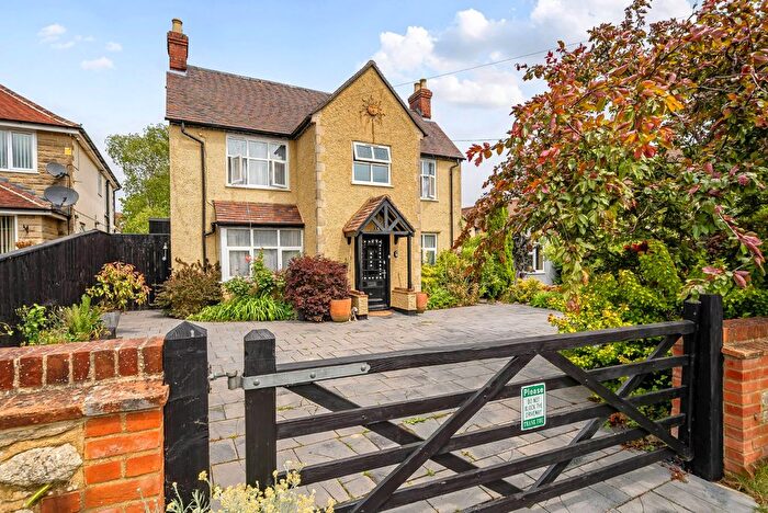 5 Bedroom Detached House For Sale In Stallpits Road, Shrivenham, Oxfordshire, SN6