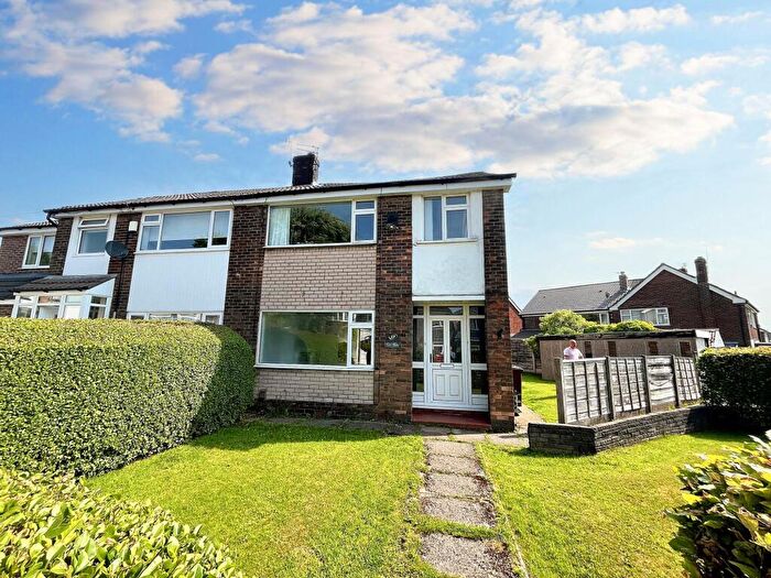 3 Bedroom Semi-Detached House For Sale In Sandown Road, Unsworth. Bury, BL9