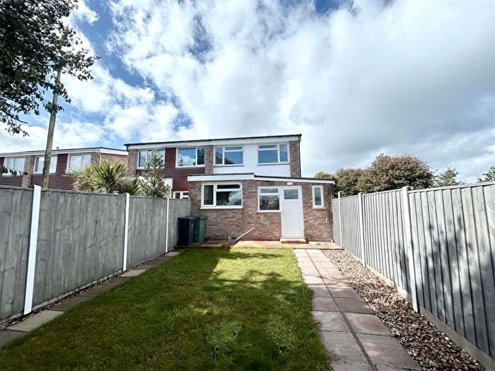 3 Bedroom Semi Detached House For Sale In The Green, Cowes, PO31