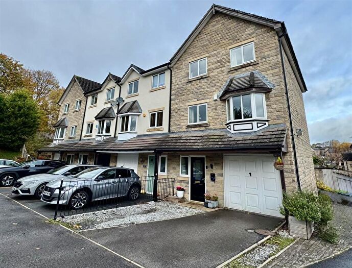 4 Bedroom Town House For Sale In Bromley Bank, Denby Dale, HD8