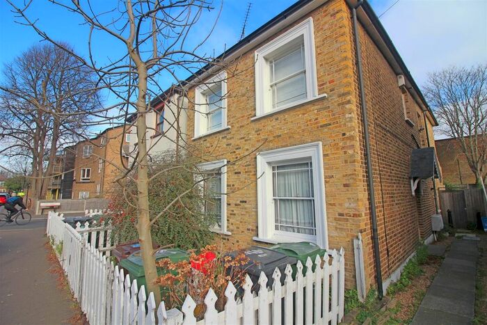 2 Bedroom Flat To Rent In Beulah Road, London, E17