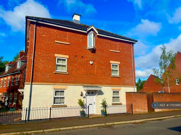 4 Bedroom Semi-Detached House To Rent In Hornbeam Way, Kirkby-In-Ashfield, Nottingham, NG17