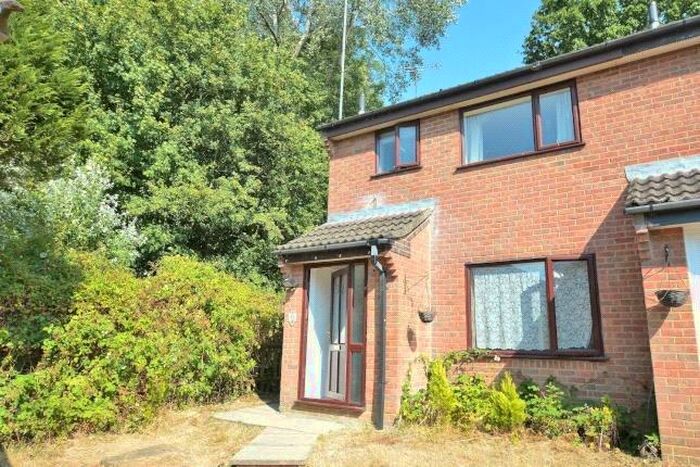 3 Bedroom End Of Terrace House To Rent In Thirlstane Firs, Valley Park, Chandler's Ford, Hampshire, SO53