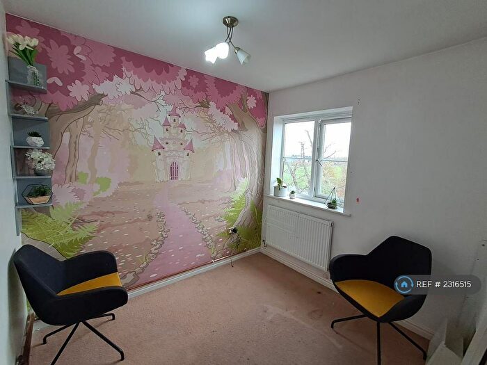 2 Bedroom Flat To Rent In Blackthorn Road, Ilford, IG1