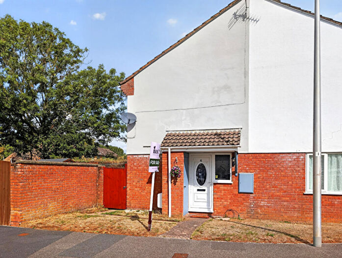1 Bedroom Terraced House For Sale In River Drive, Cullompton, Devon, EX15