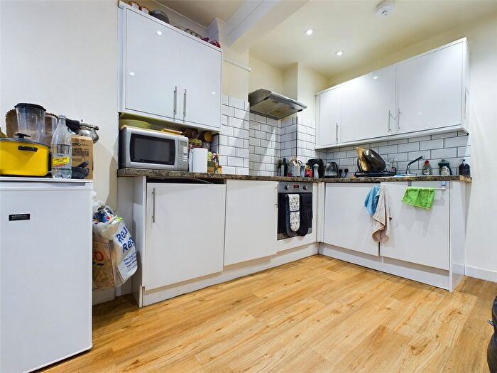 2 Bedroom Flat To Rent In Over Street, Brighton, East Sussex, BN1