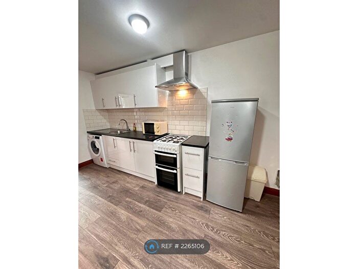 1 Bedroom Flat To Rent In Hounslow, Hounslow, TW3