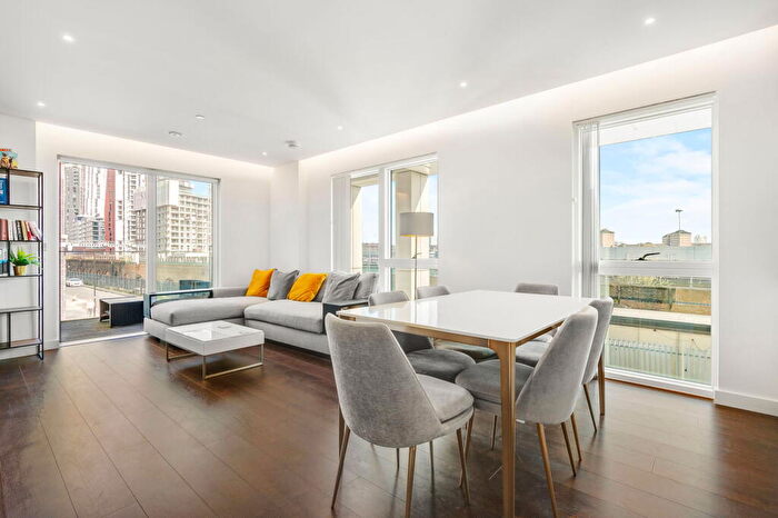 2 Bedroom Apartment To Rent In London, SW11